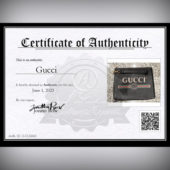 Classic Gucci Logo Leather Envelope Clutch - Picture 13 of 13